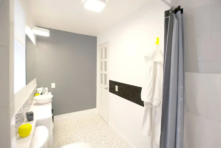 Black & White Apartment