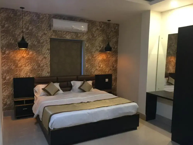 Goroomgo Effective Bollywood Hotels Bhubaneswar