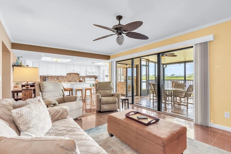 Standard Club room with balcony and with sunrise view