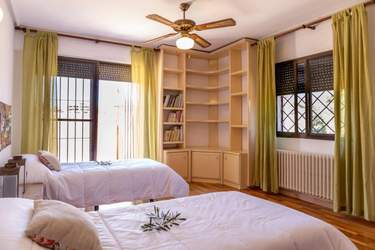Gran Chalet céntrico con piscina y bbq privada a 5 minutos playa