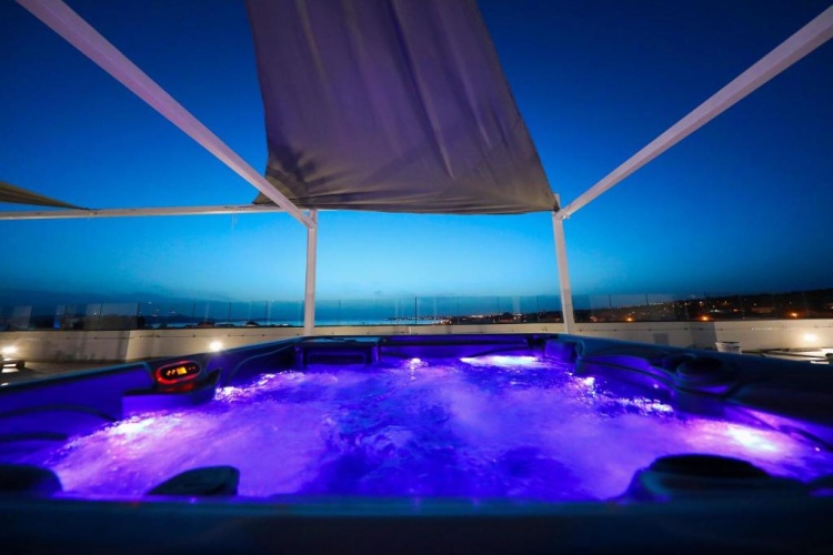 2 Bedrooms Deluxe Apartment with pool view
