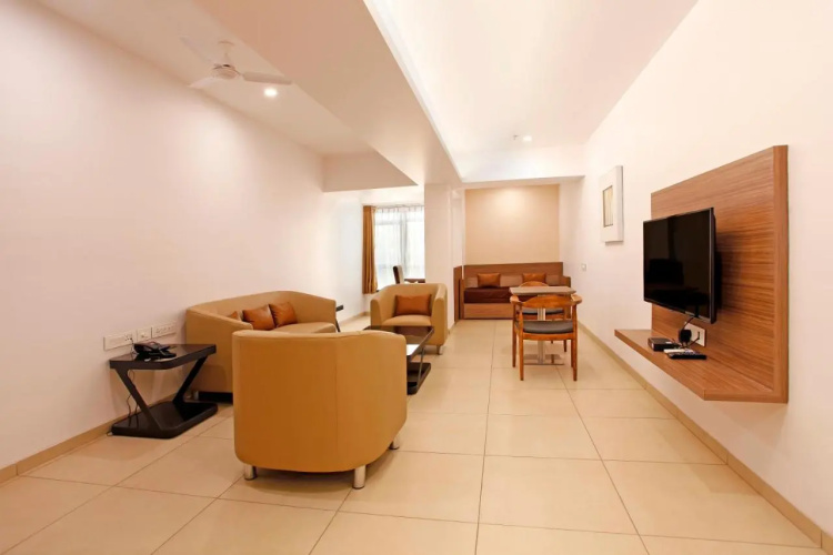 Hotel Dwarkamai