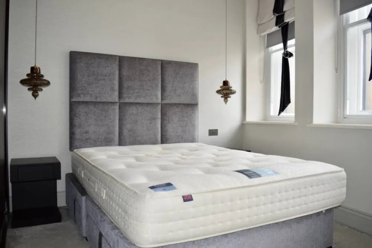Modern 2 Bedroom Central Manchester Apartment