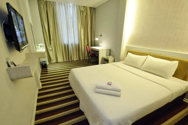 First Residence Hotel