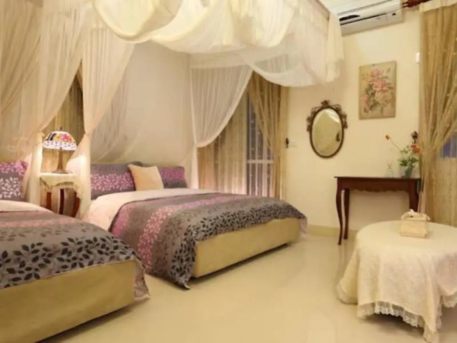 Leaves Bed and Breakfast