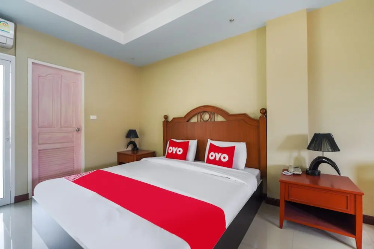 OYO 762 Chompoo