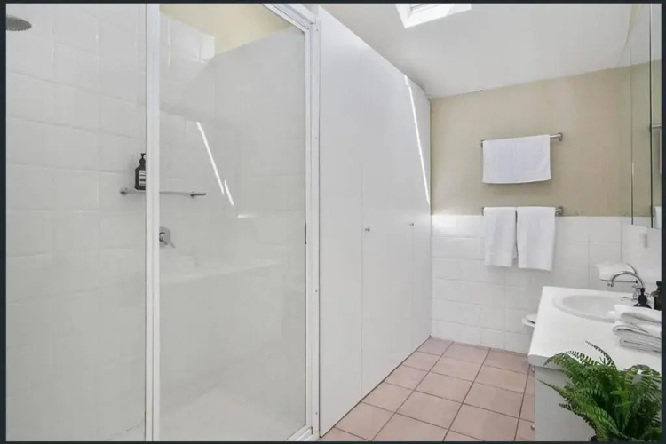 Lonnie Beach View Apartment