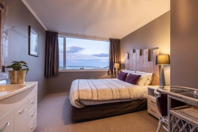 Standard Triple room with sea view