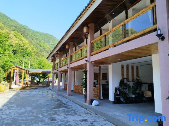 Longting Courtyard