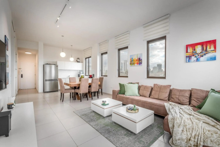 Modern & Bright 3 BDR close to the beach
