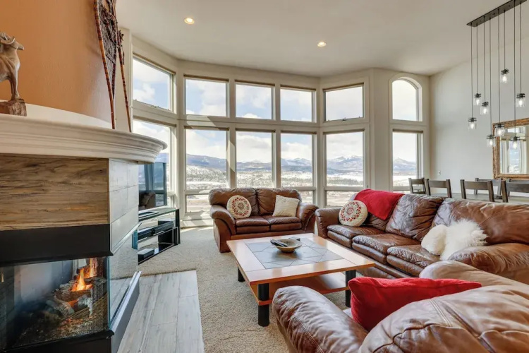 Fraser Townhome w/ Deck, 7 Mi to Winter Park!