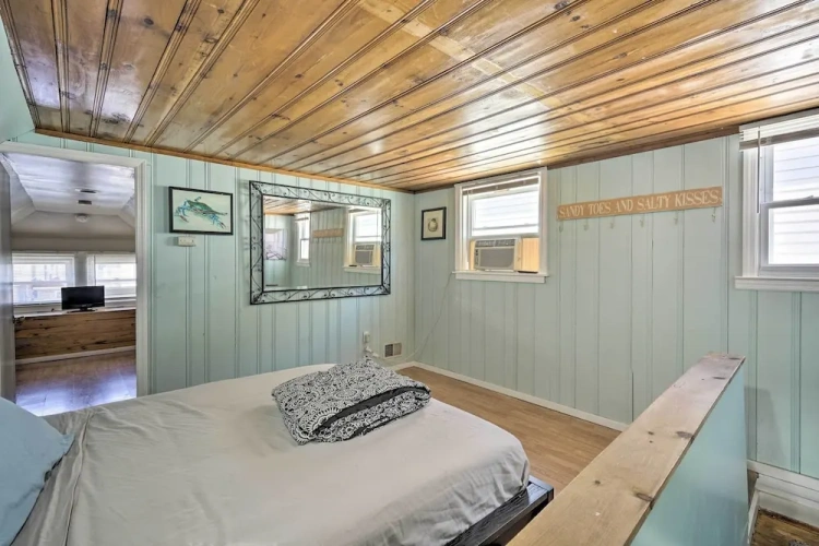 4 Bedrooms Apartment