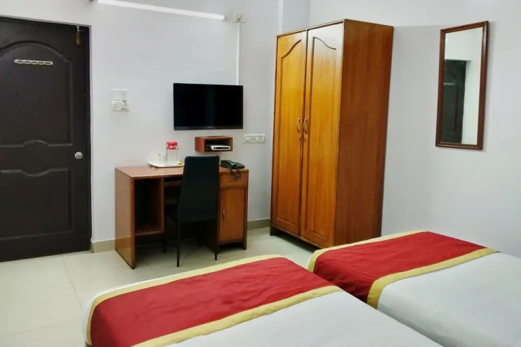 OYO 754 Sapthagiri Residency
