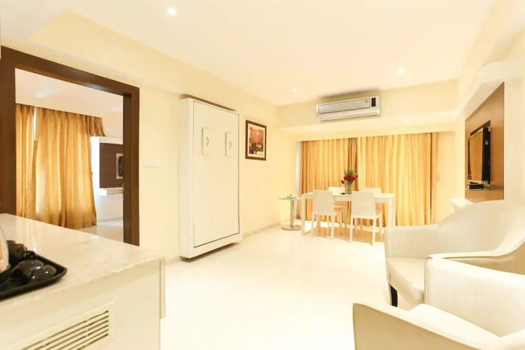 Treebo Premium Metropolis