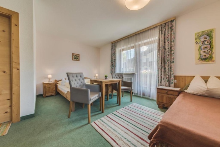 Standard Triple room with balcony