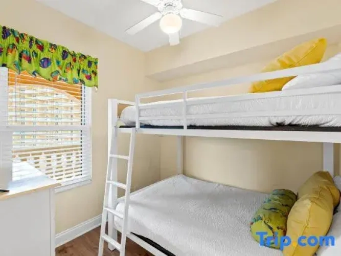 3 Bedrooms Apartment