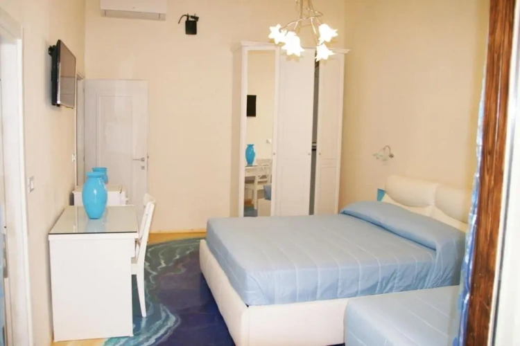 Standard Triple room with balcony