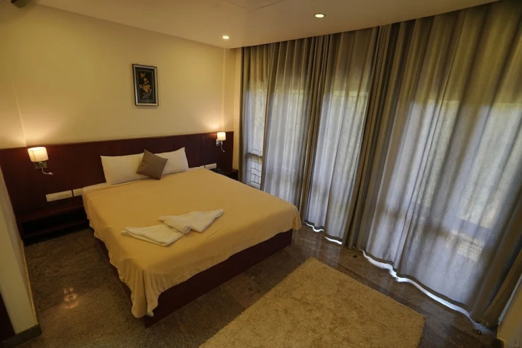 1 Bedroom Executive Double room with mountain view