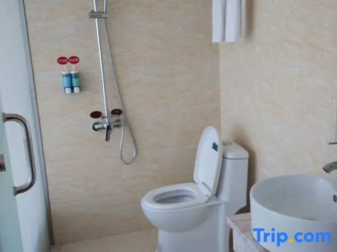 Yunyang Wangzhong Business Hotel