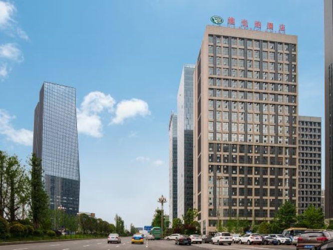 Vienna Hotel (Guiyang Financial City International Eco Conference Center Metro Station Branch)