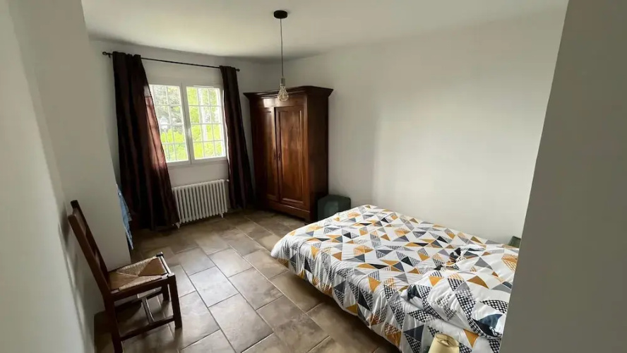 Villa in St Denis With Pool & Pyrenees View