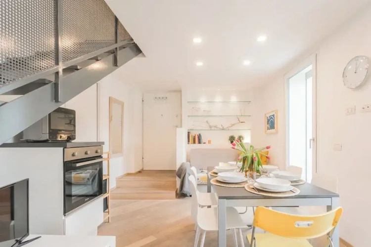 2 Bedrooms Apartment