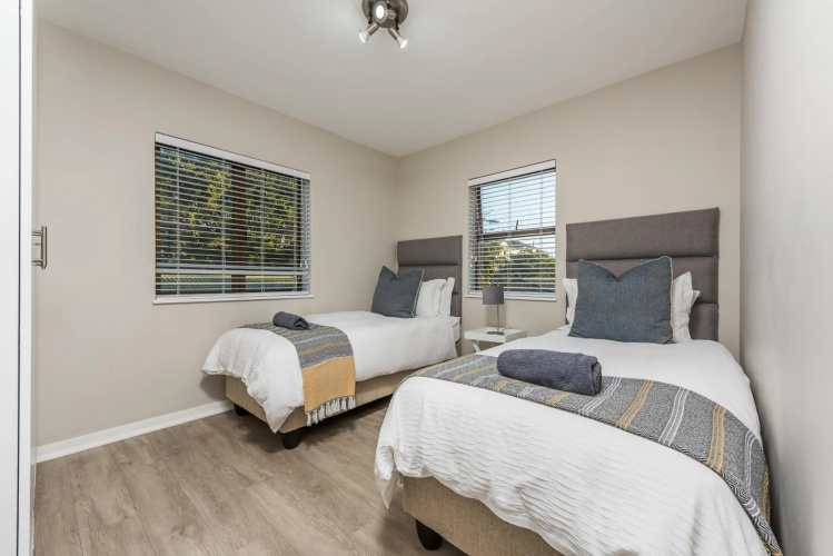Beacon Wharf , George Hay 5 Seafront Accommodation