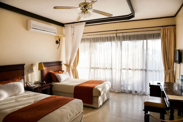 Deluxe Triple room with balcony and with lake view