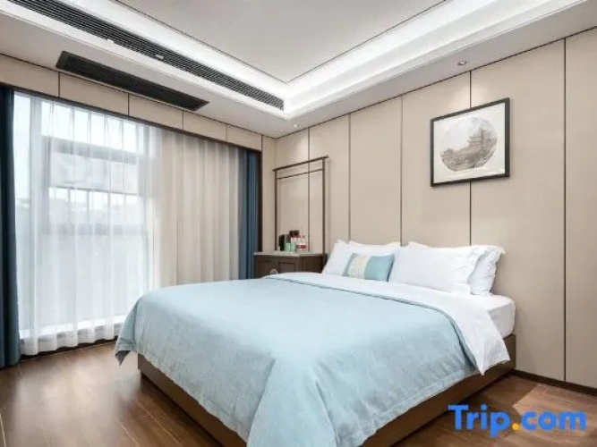Premier Triple Suite