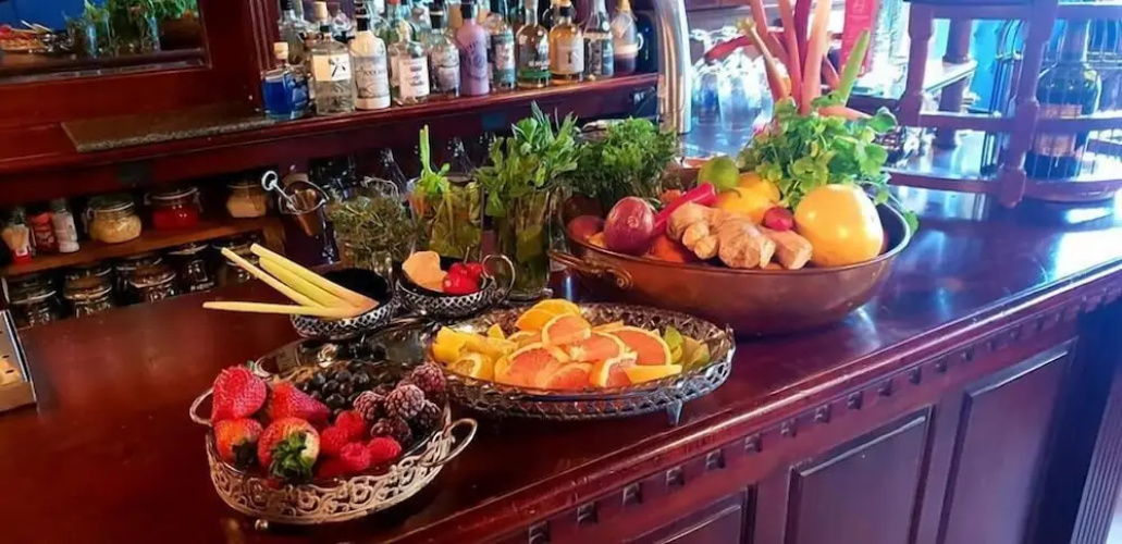 Gin Lounge Rooms