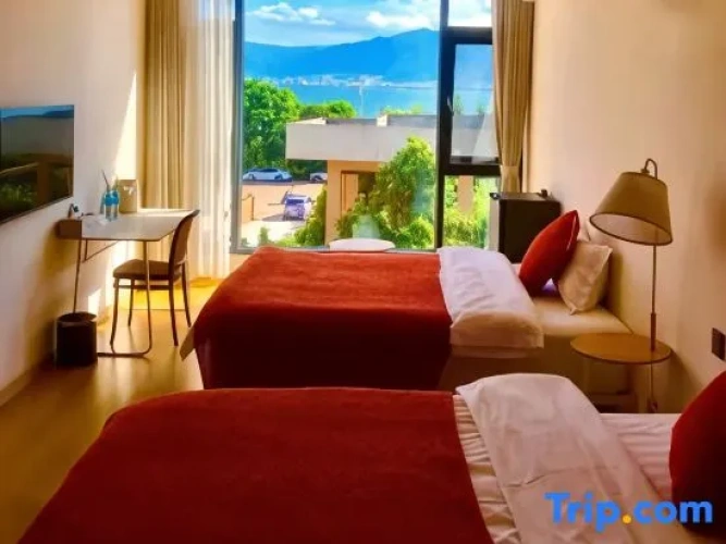 Standard Twin room with sea view