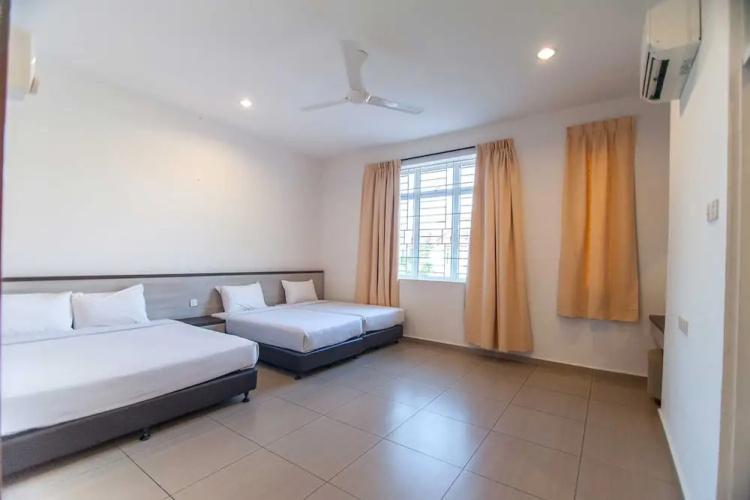 Sunflower Hotel