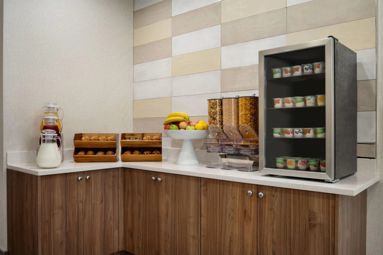 La Quinta Inn by Wyndham Vancouver Airport photo 12