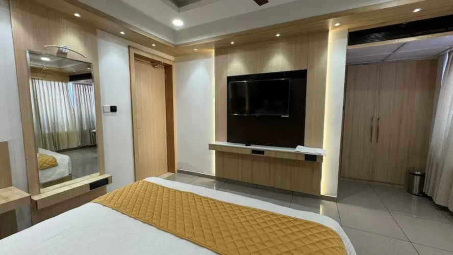 Hotel Royal stay
