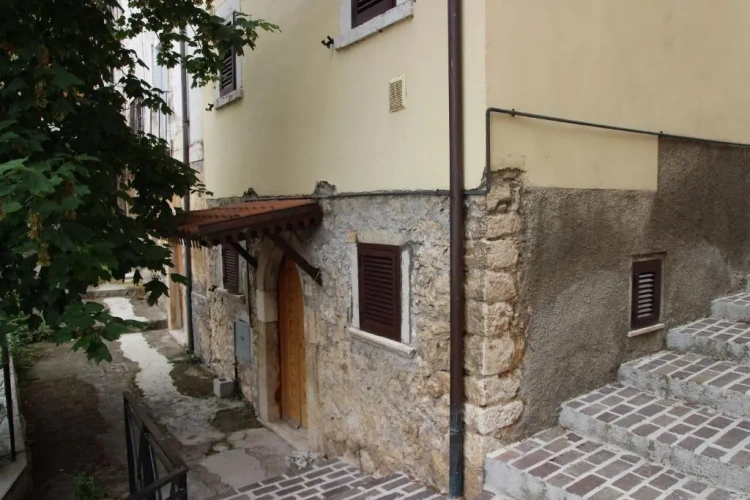 Standard Quadruple room with view