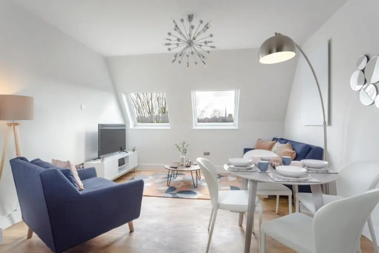 2 Bedrooms Apartment