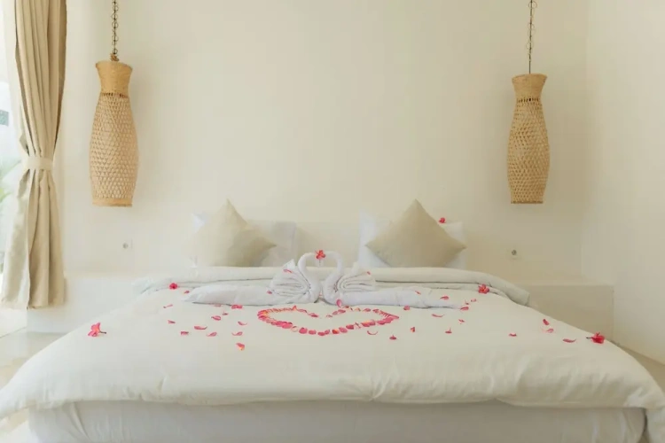 1 Bedroom Deluxe Double room with balcony and with garden view