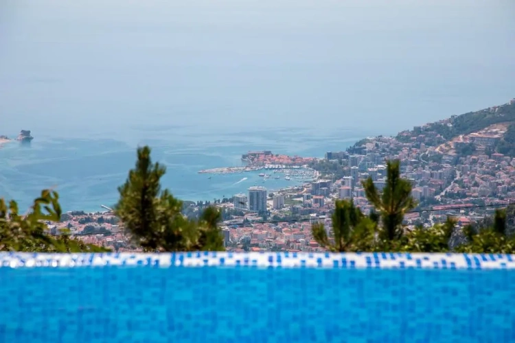 Villa with sea view