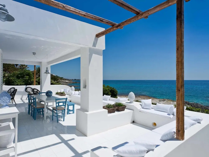 Modern Villa In Fontane Bianche With Terrace