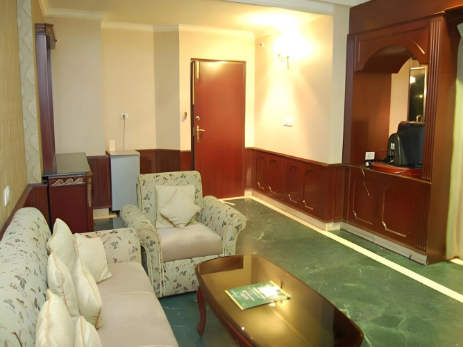 Hotel Diplomat Residency