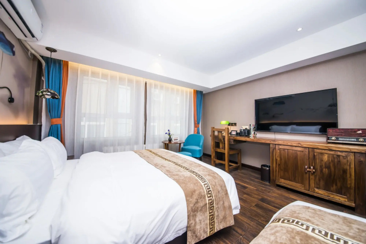 MG Hotel - St. Michael's Cathedral, Qingdao