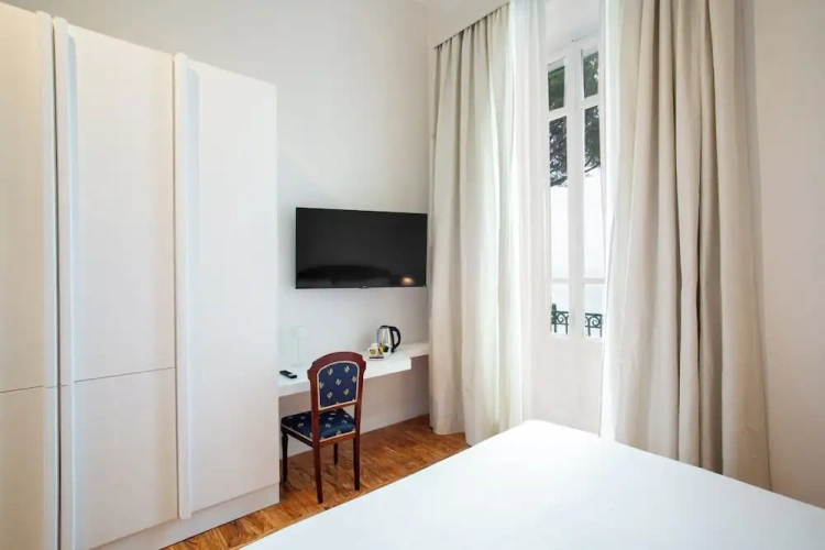 Deluxe room with balcony and with sea view