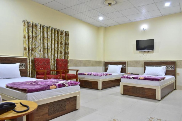 Standard Triple room