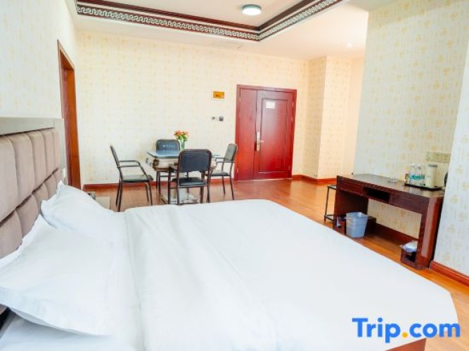 Deluxe Family Suite
