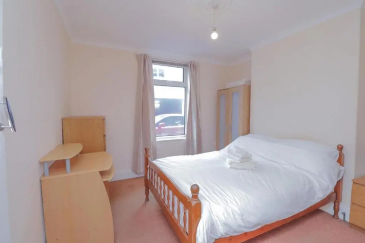 Superb 4 Double Bedroom House Lincoln