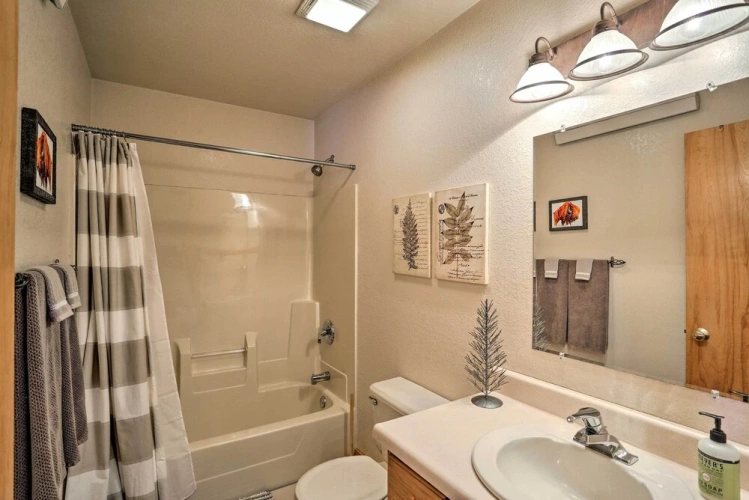 2 Bedrooms Cottage