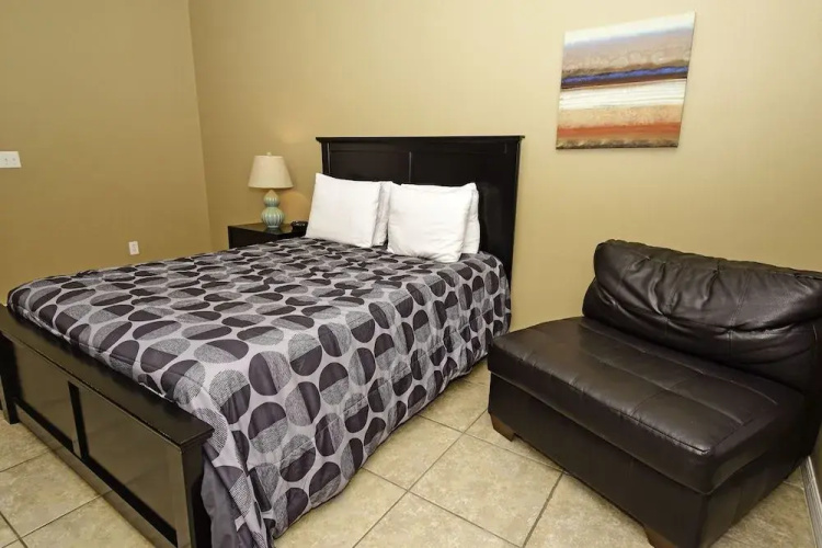 179EV South View 5 Br villa by RedAwning