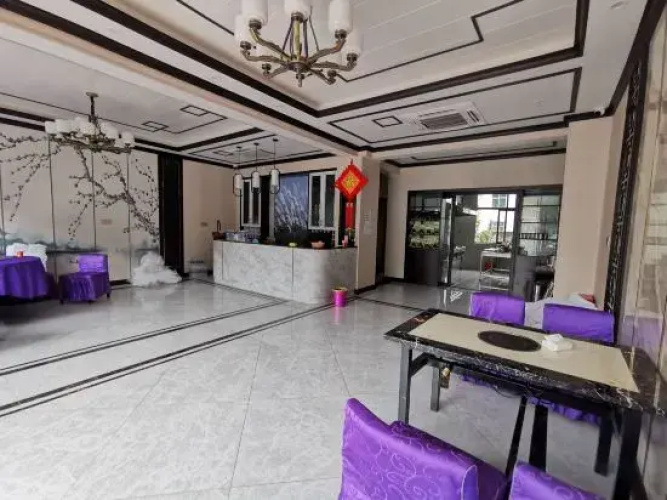 Seven Hotel