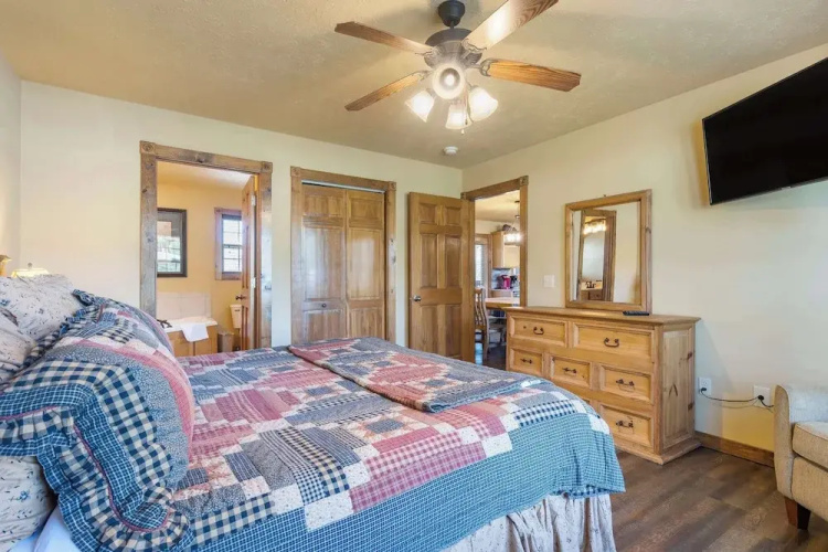 Fox Hollow Family Lodge