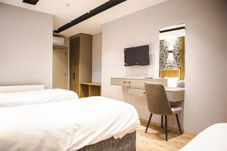 Arad Otel